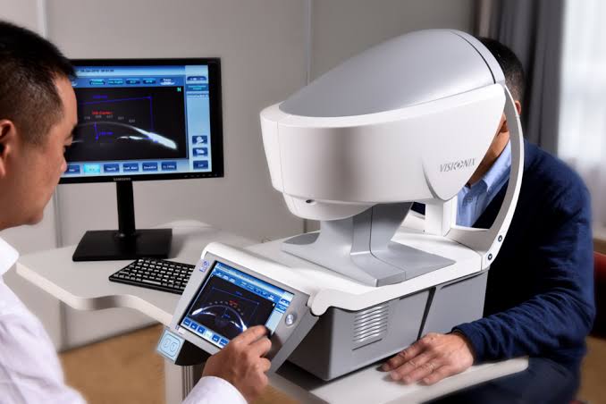 Strumentazione per visita oculistica